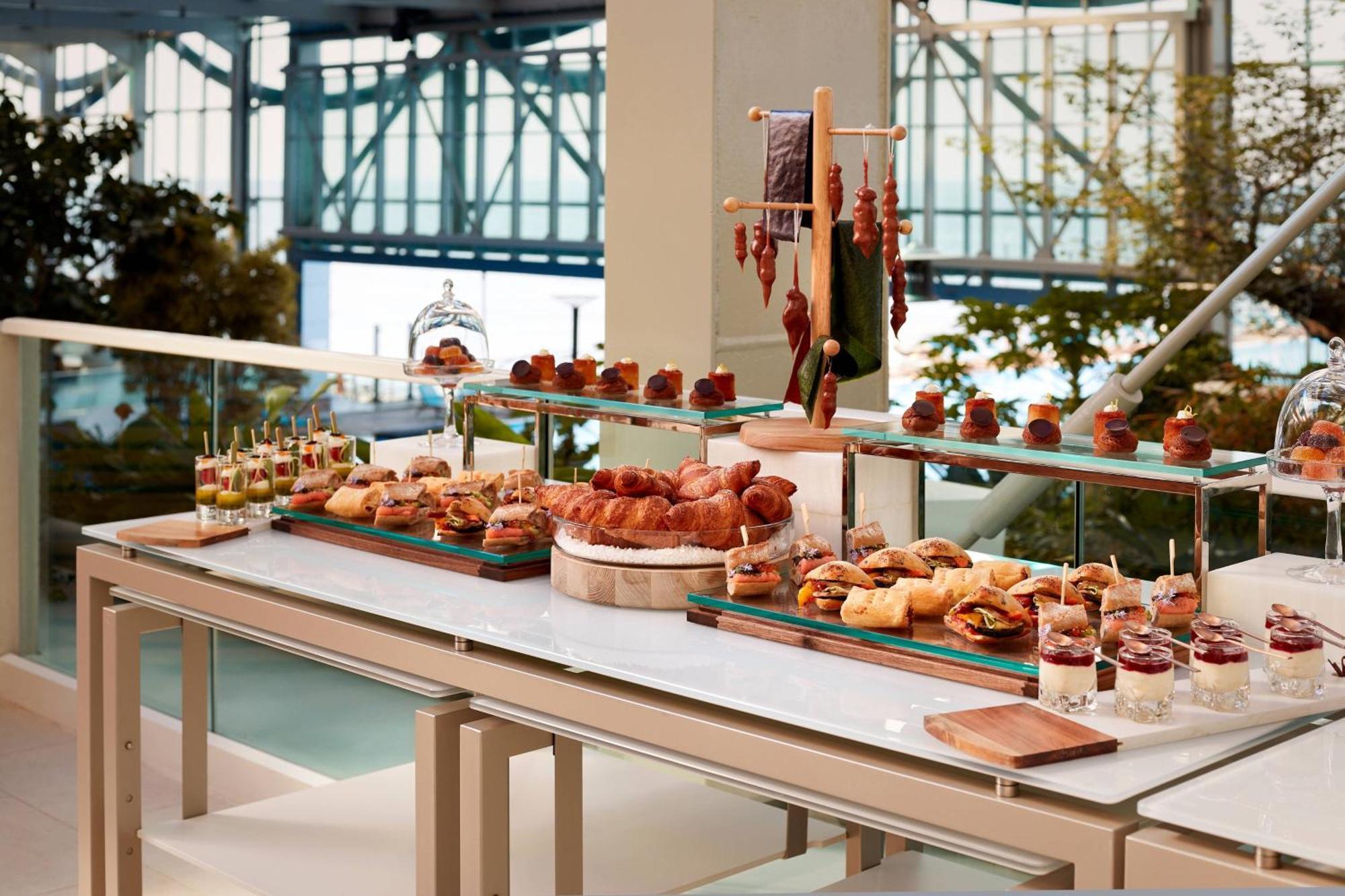 Paragraph Resort & Spa Shekvetili, Autograph Collection Exterior foto A buffet at a hotel